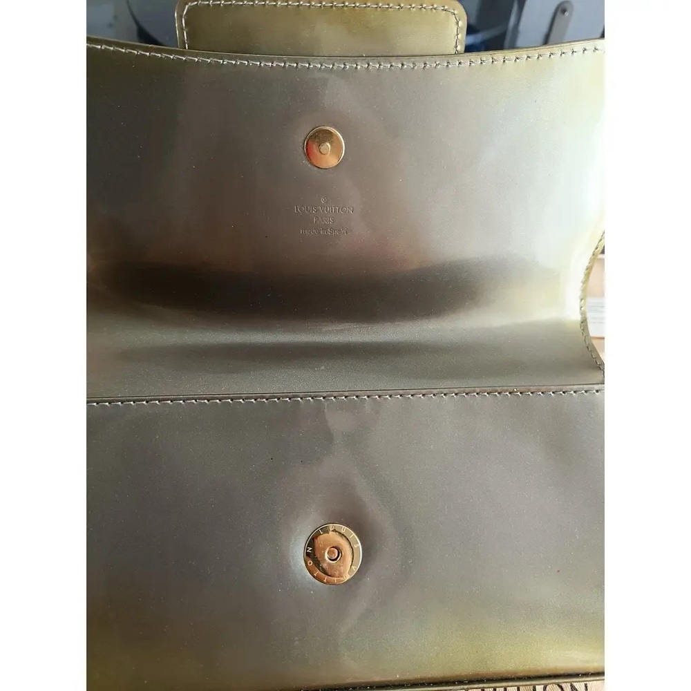 Gold LV LOUIS vuitton Logo Accent Women's Clutch Bag sobe leather gold - Picture 7 of 7